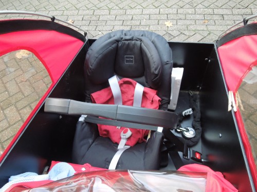 Cargo bike with front facing baby child car seat