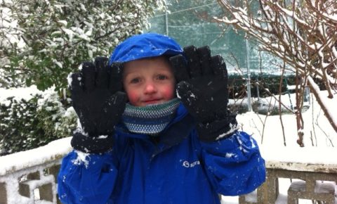 Kids Winter Cycling gloves in the snow