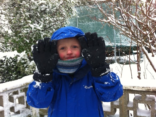 Kids Winter Cycling gloves in the snow