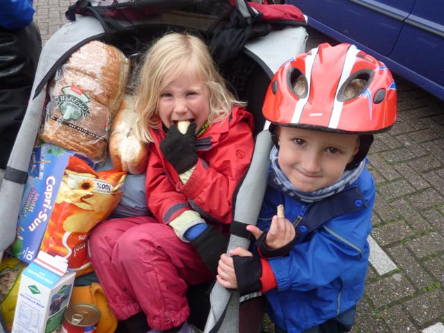 Using a children's bike trailer on a family cycling holiday to Holland