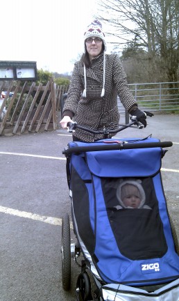 Zigo Leader tricycle for carrying children - Dawn and Alby ready for a ride