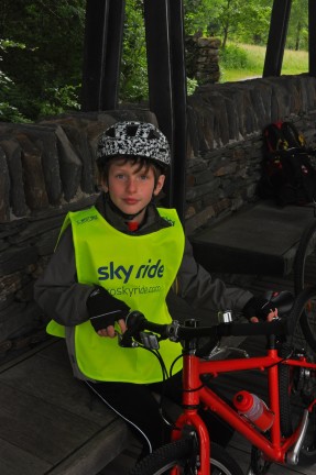 Islabikes Beinn 26 waiting for ferry