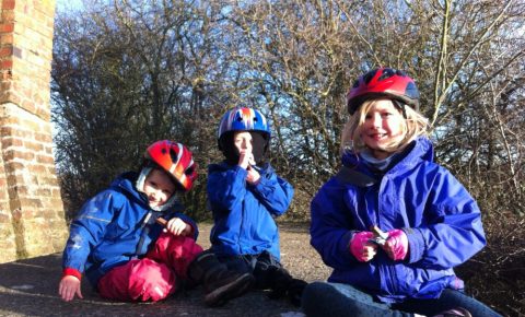 kids-enjoying-a-winter-bike-ride