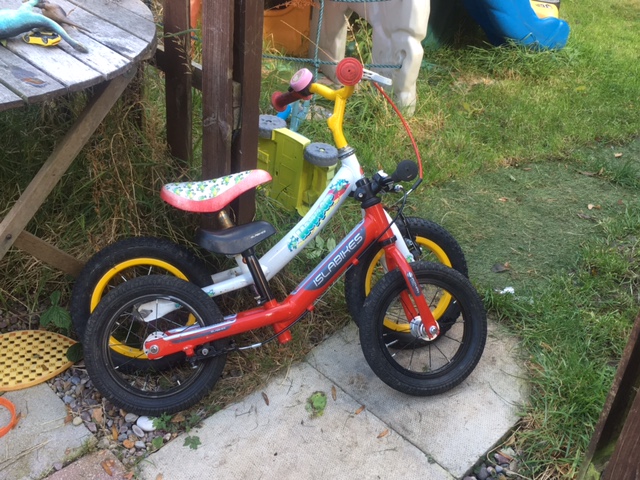 Stabilisers or balance bike? The Claude Butler and Islabikes balance bikes resulted in different results