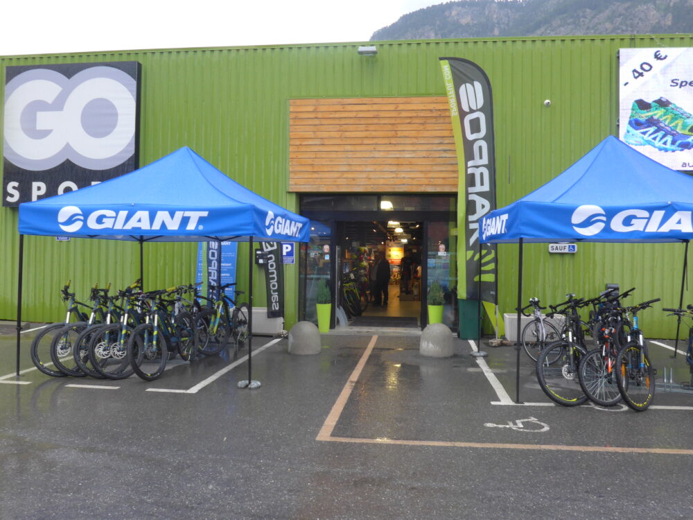 Cycle hire shop in Briançon