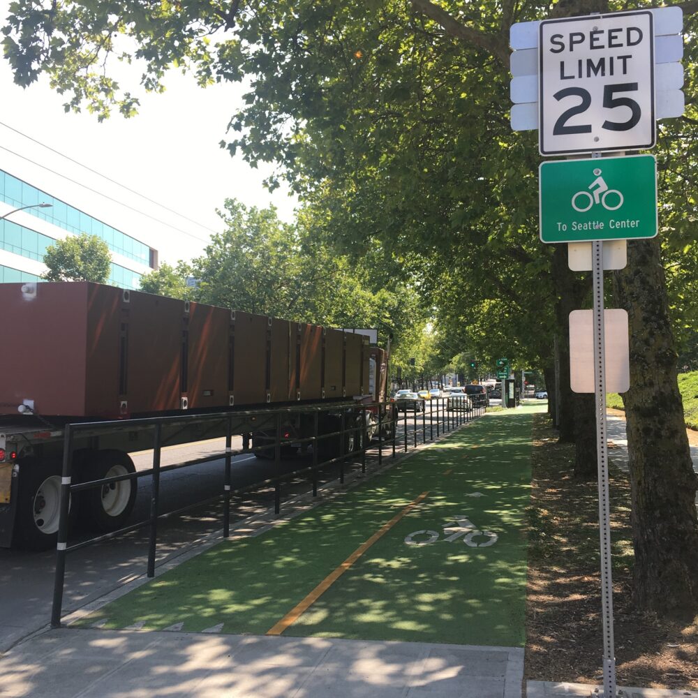 Protected cycle path in Seattle 