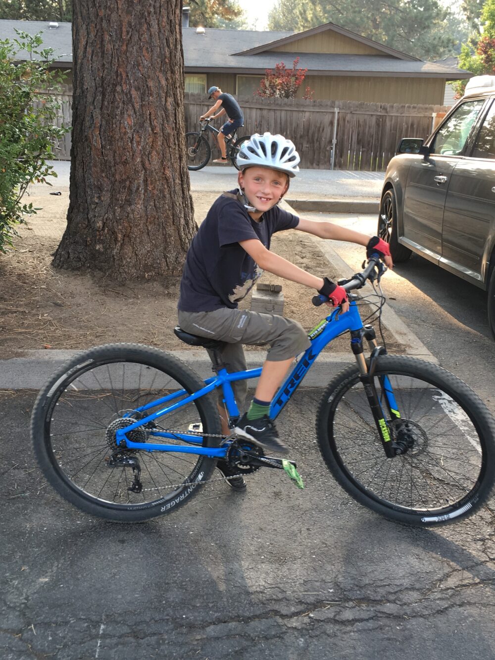 8 year old riding an XS Trek Cali SL 13.5 