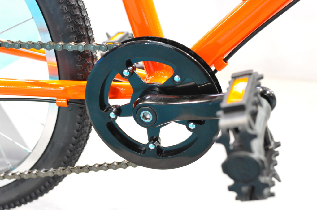 The Vitus Bikes Twenty Kids bike has a single ring at the front to keep gear changes simple