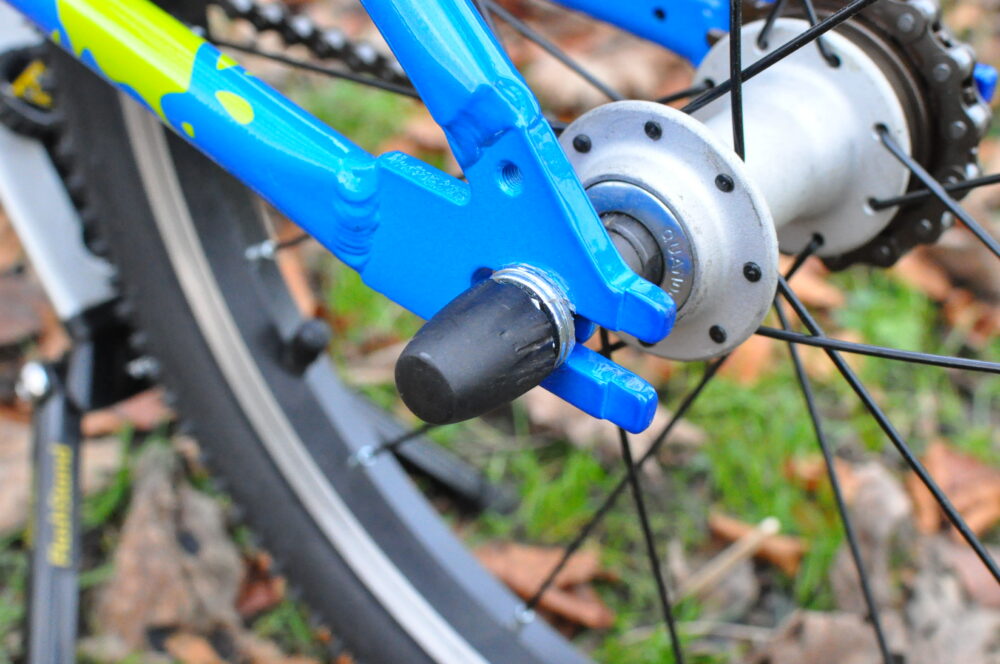 The rear axles on the Squish 18 kids bike are solid to allow you
