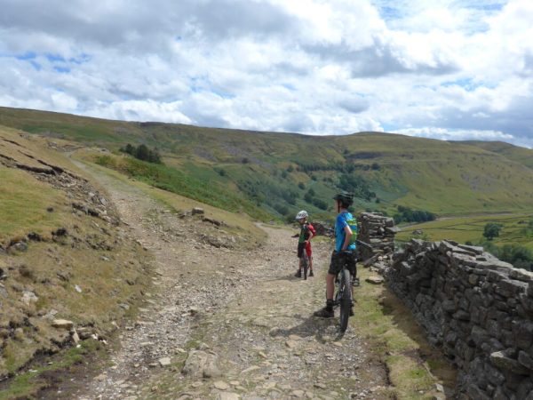 wale Trail, lack of signs - up or down?