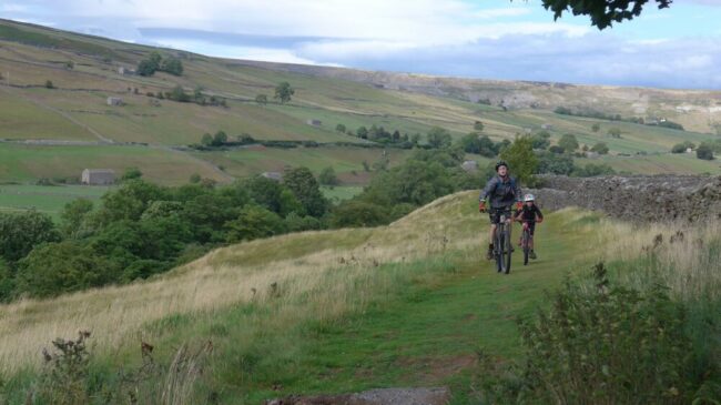 Swale trail with kids - the Reeth to Gunnerside section