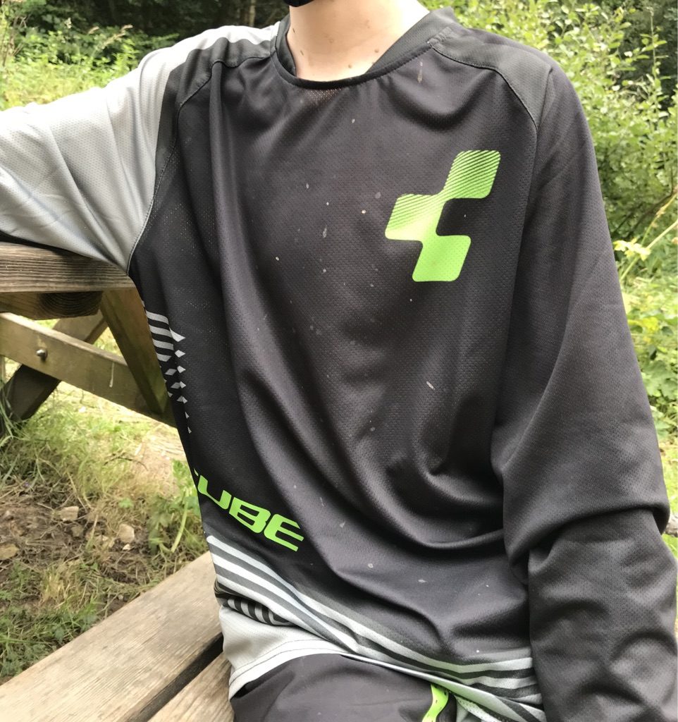 Cube Action Essentials mtb jersey size on Tester N - an almost teenager who has been reviewing the Cube MTB jersey from the Action Essentials range, in size XS