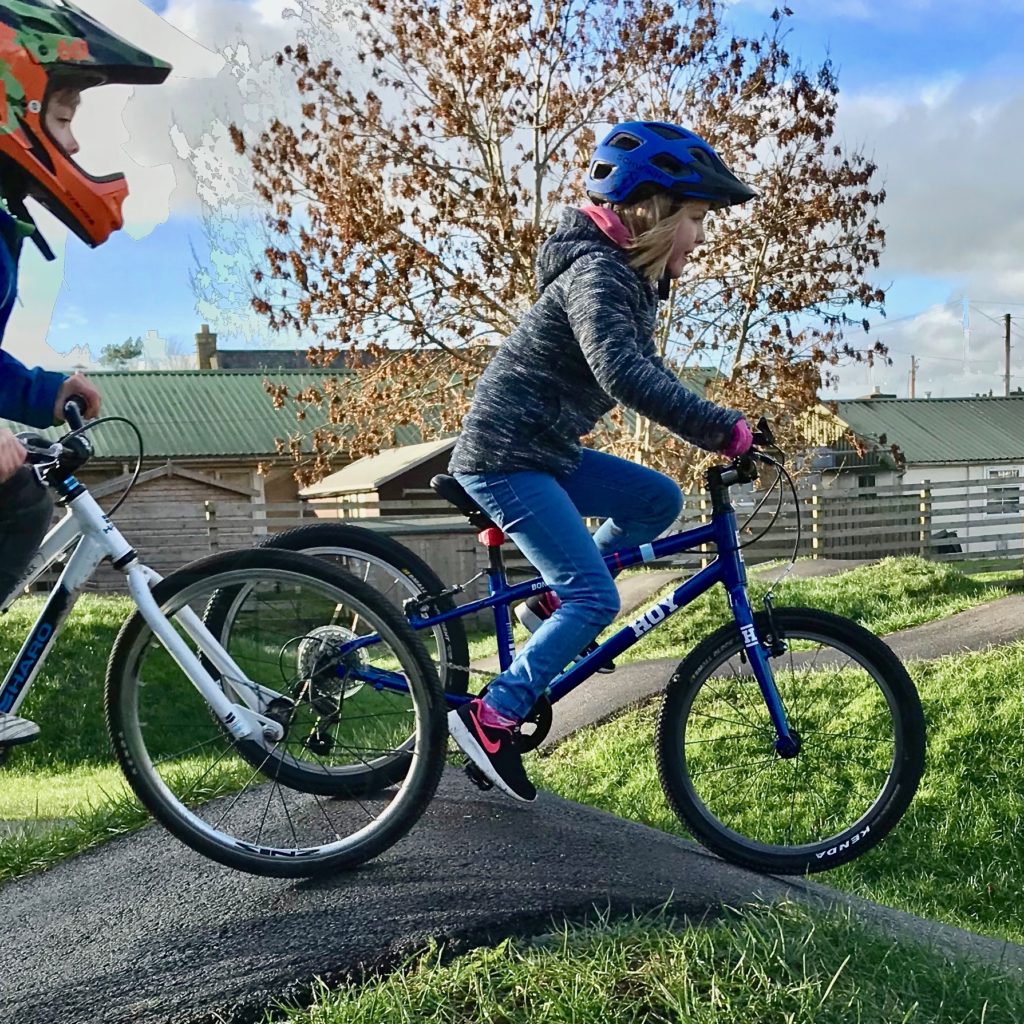 Hoy Bonaly 20 review: at the pump track on a 20" wheel kids bike with gears for the first time