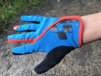 Cube kids cycling glove - easy to get on