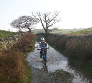 Islabikes Beinn 27 review - test ride in wet conditions