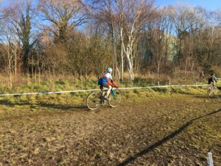 U14's cyclocross race on the Worx JA700 kids cyclocross bike