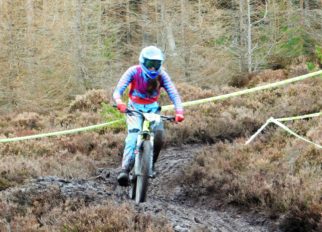 DH MTB clothing for teenage girl - ShredXS