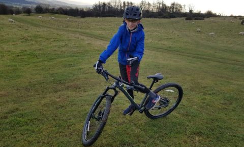 Islabikes Creig 27 in action - kids mountain bike review