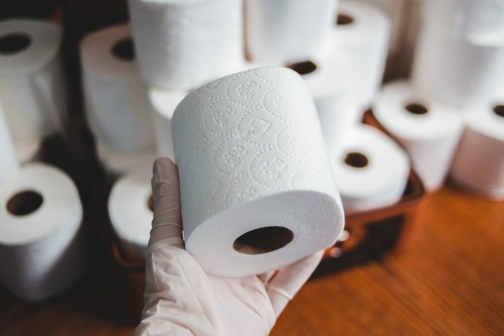 Toilet rolls - Erik Mclean - Splash