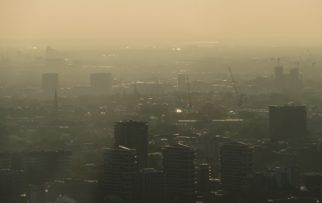 Air pollution in London by Frederic Tubiermont on Unsplashed