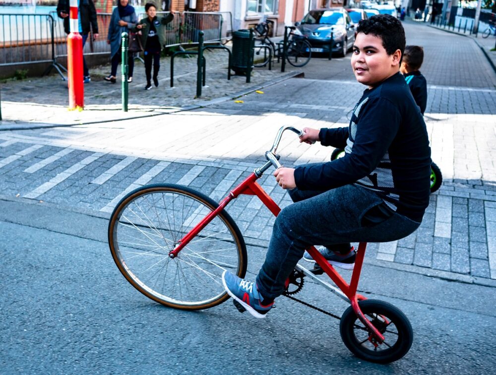 bike with one big wheel