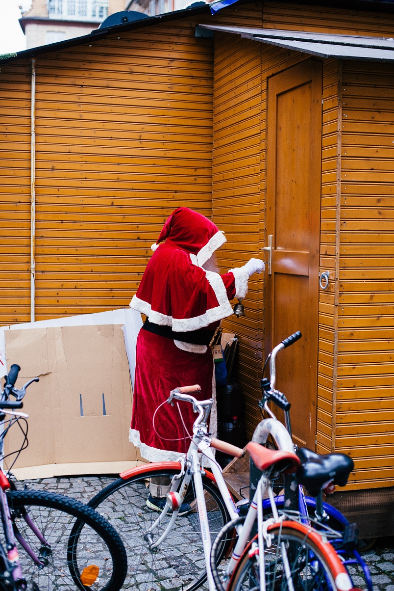 Christmas trail leading to a new bike hidden in the shed