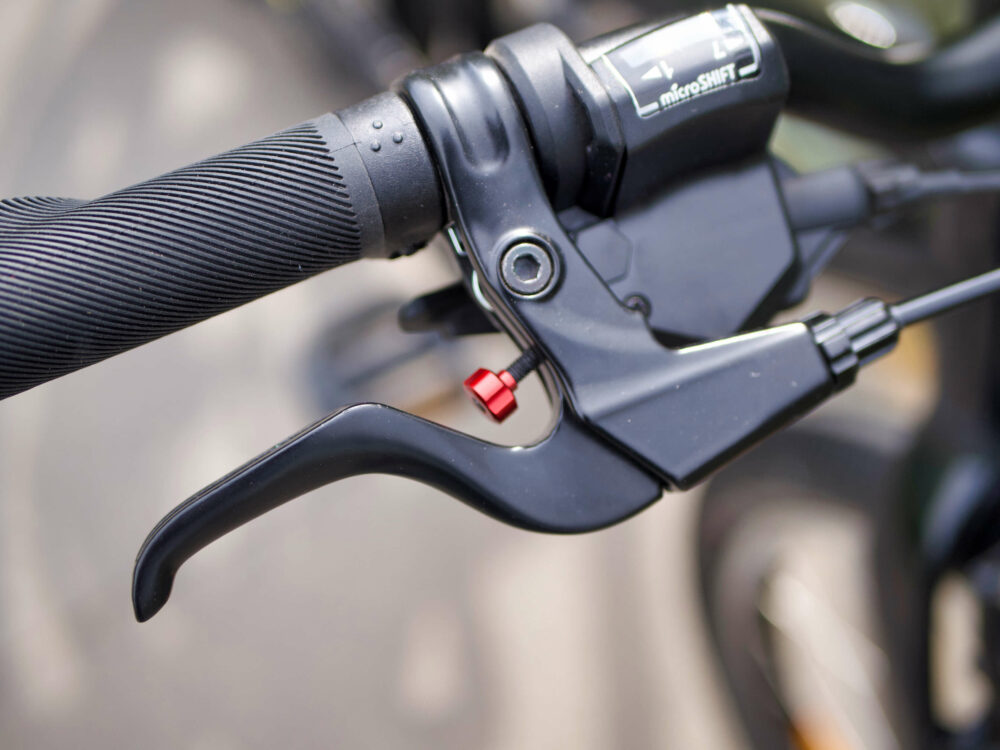 Adjustable brakes for small hands on the Specialized Jett