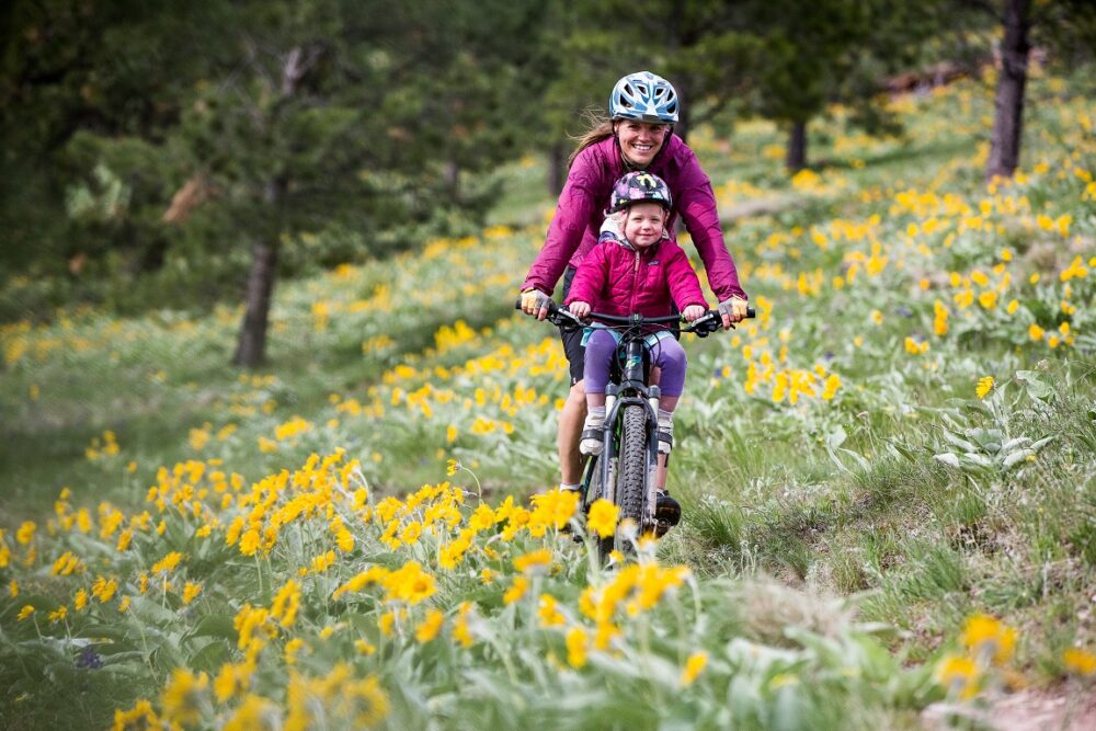 Mac Ride is a front bike seat that attaches to an adult bike Mac Ride mountain bike front seat for older kids