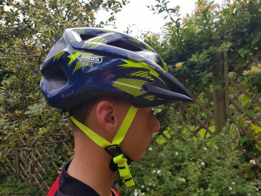 Abus Mount Z kids bike helmet comparison 