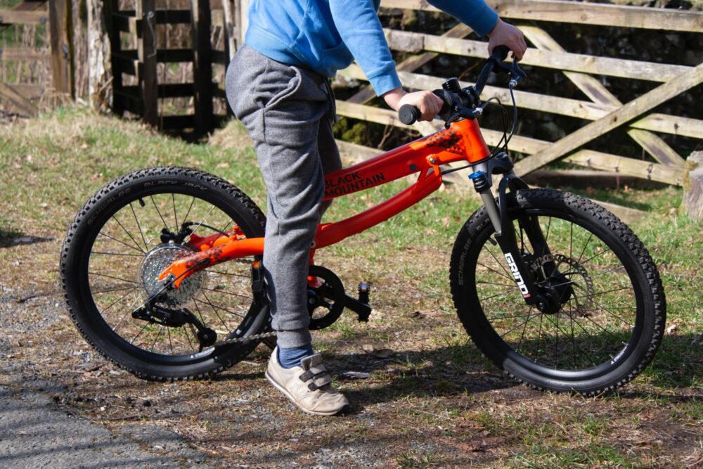 full review of the kids bike Black Mountain HUTTO