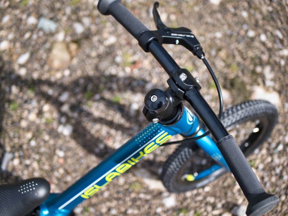 close up of Islabikes Rothan 12 balance bike handlebar
