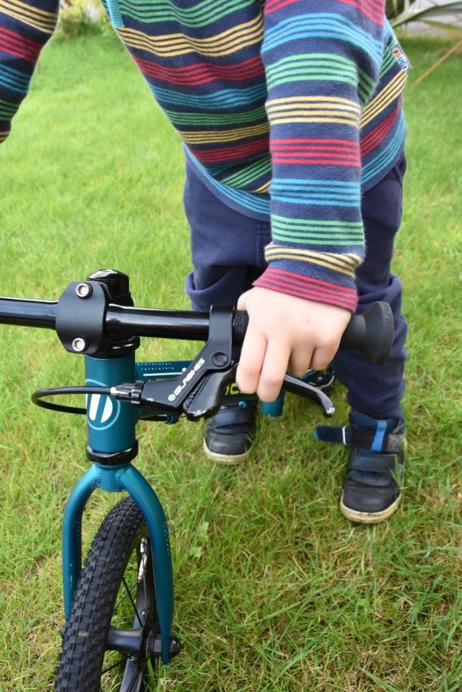 Riding the islabikes rothan kids balance bike handlebars