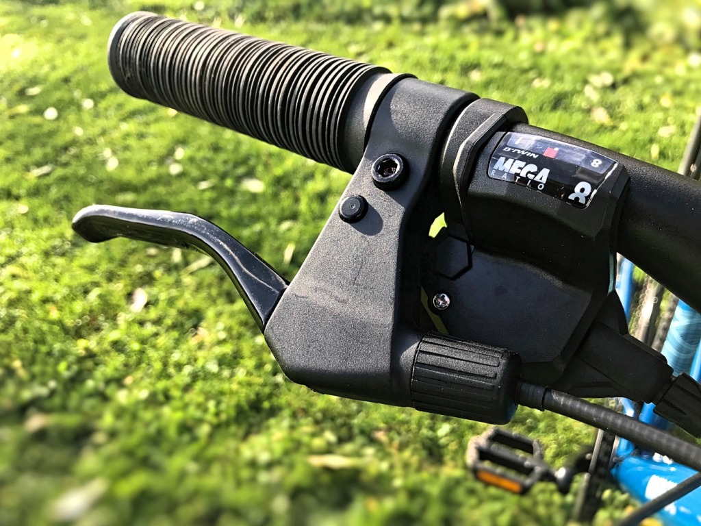 BTwin Riverside 900 26 inch wheel hybrid brake lever Cycle Sprog