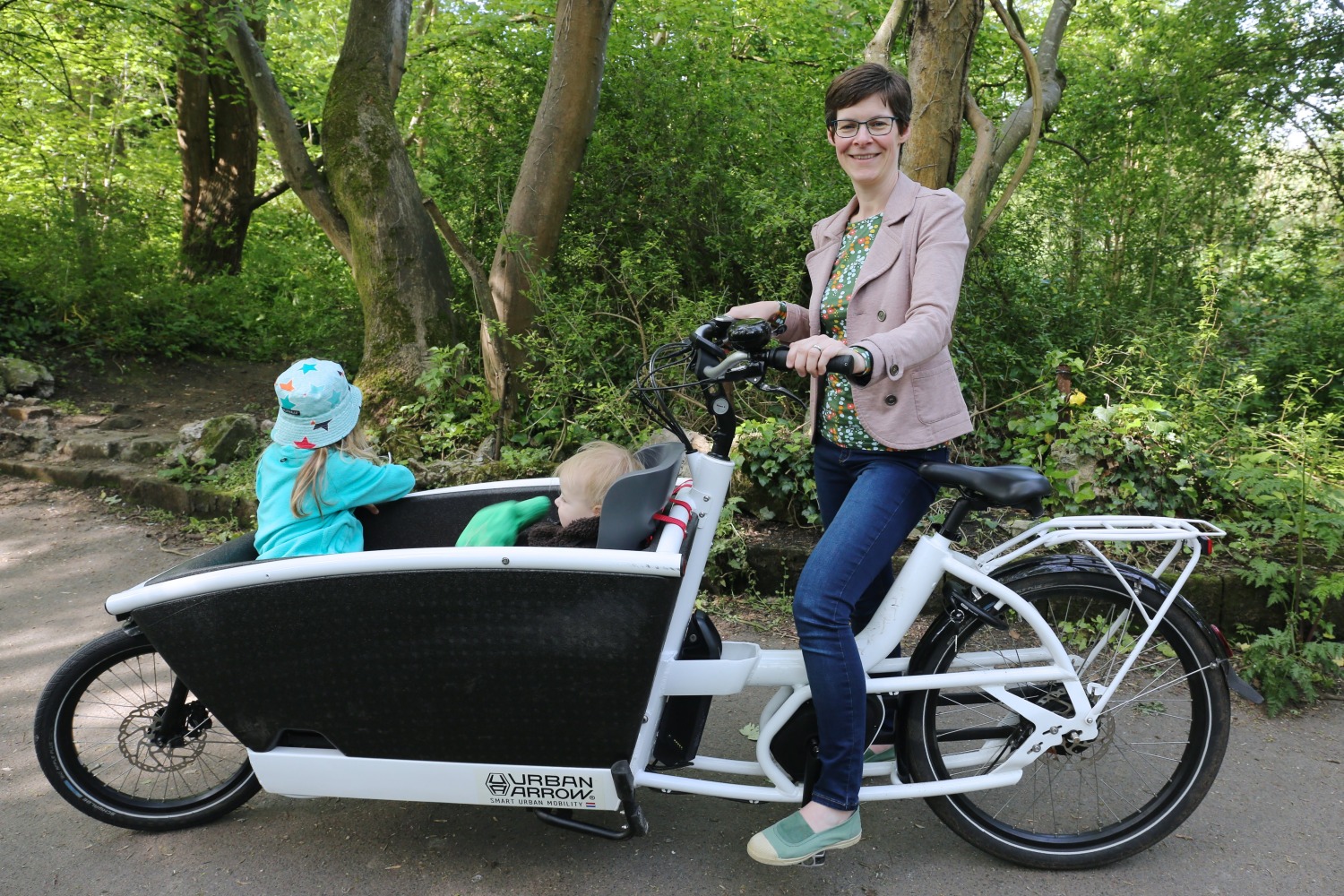 Urban Arrow box bike to carry children