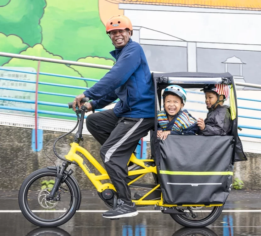 Tern GSD with clubhouse and stormbox What cargo bike is best for carrying kids - Tern GSD with clubhouse and stormbox