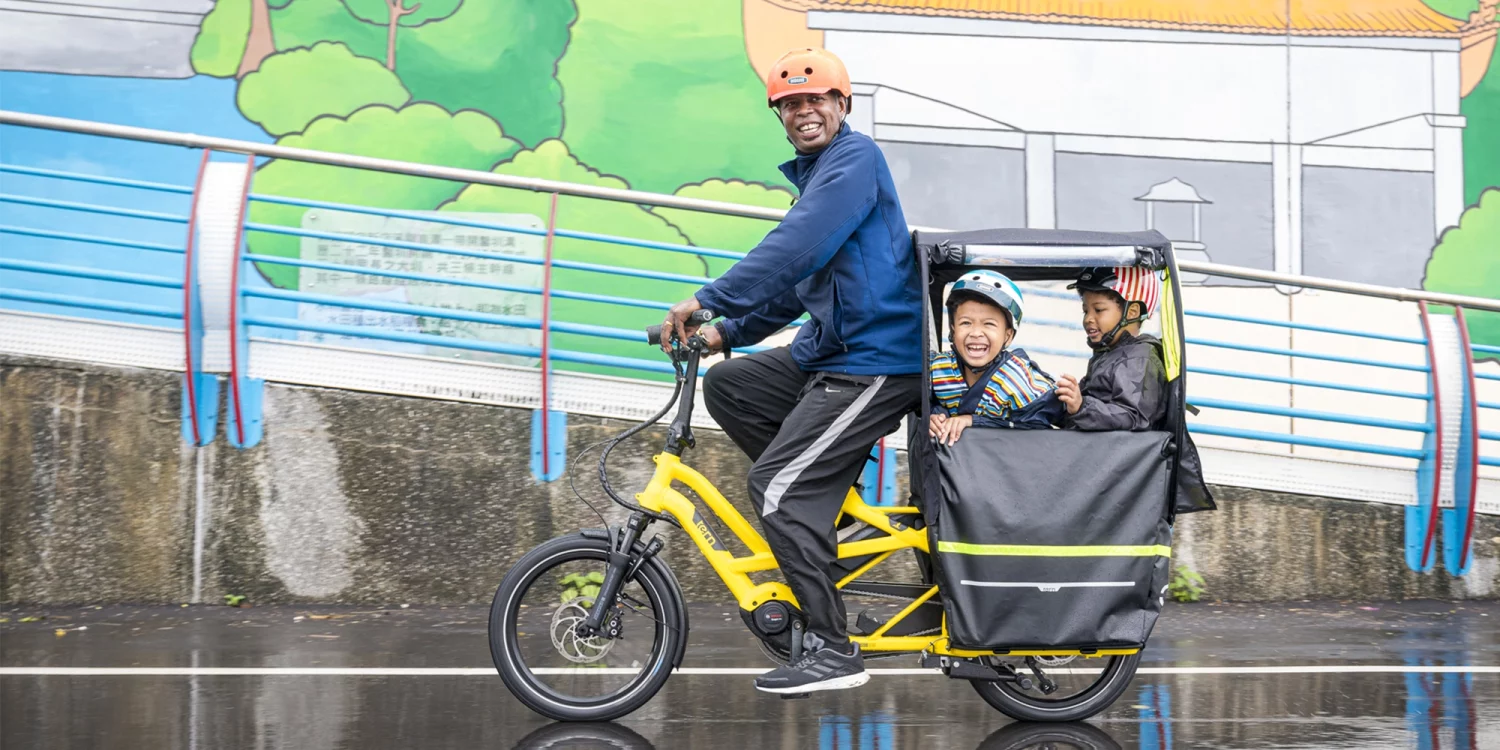 What cargo bike is best for carrying kids - Tern GSD with clubhouse and stormbox