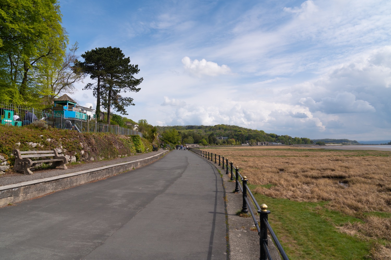 Grange Over Sands Promenade – family cycling route in Cumbria suitable for balance bikes AdobeStock_437207595 Family cycling routes around Cumbria and the Lake District Grange Over Sands Promenade - family cycling suitable for younger children on balance bikes