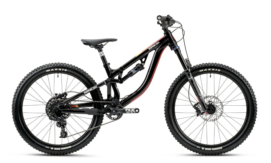 Best kids' full-suspension mountain bikes: A full suspension Saracen Ariel Junior mountain bike on a white background