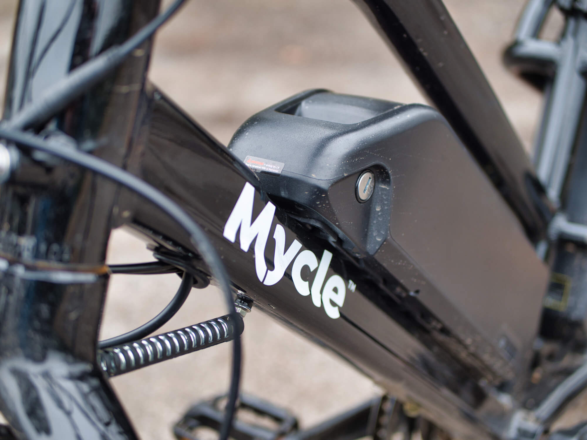 Mycle Cargo review - battery