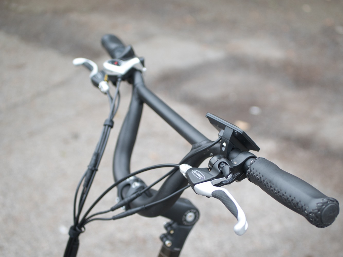 Mycle Cargo bike grips and handlebar