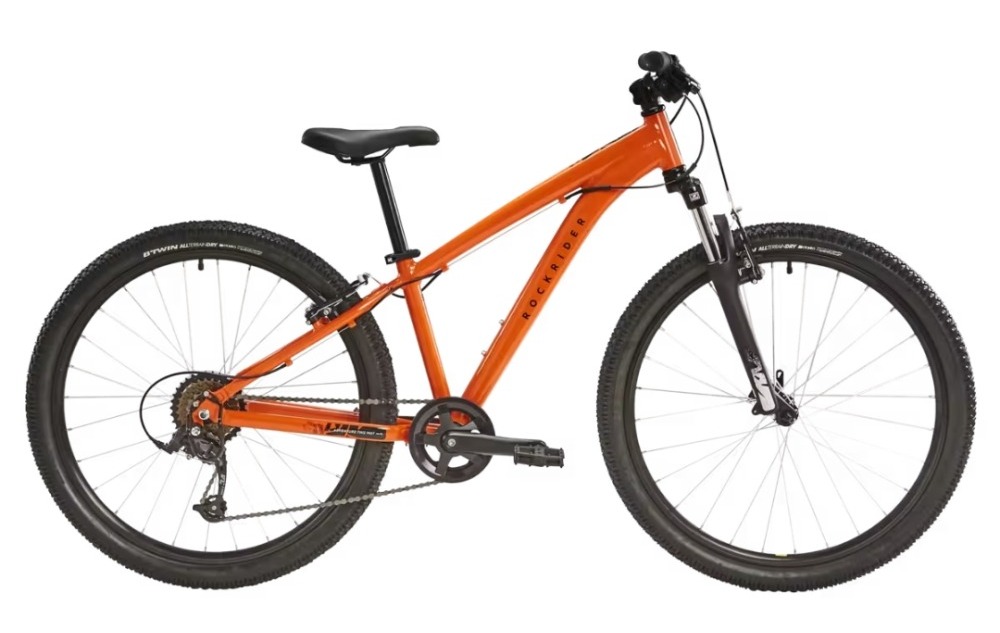 Best 26" mountain bikes for kids: A B’Twin Rockrider ST 500 26 on a plain background