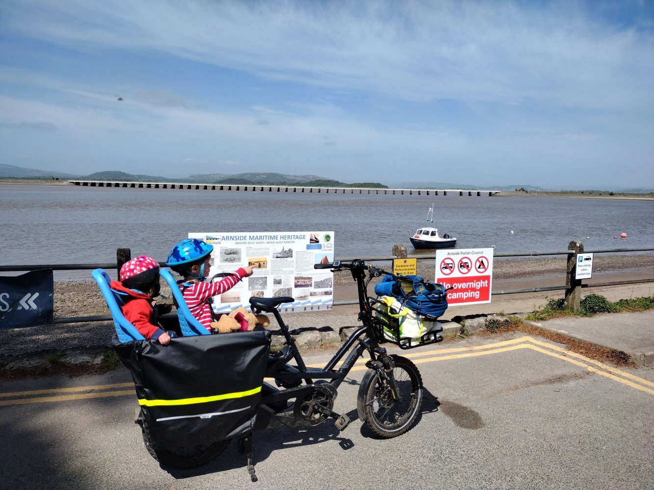 children on cargo bike