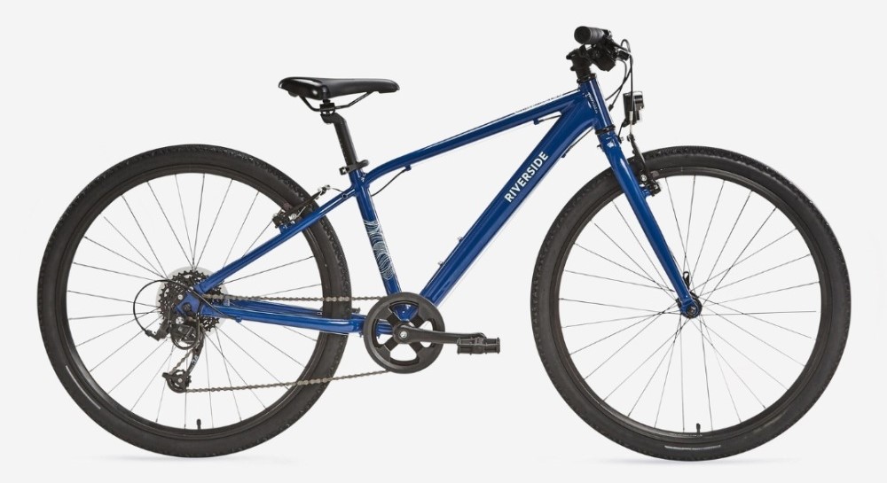 A blue B’Twin Riverside 900 hybrid bike on a plain background